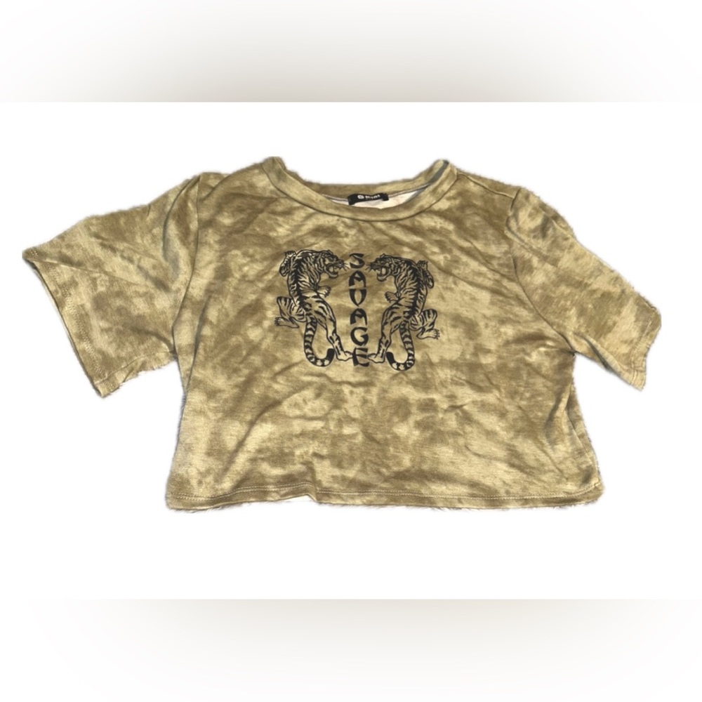 graphic cropped tee